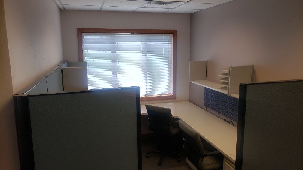 1,422 SF